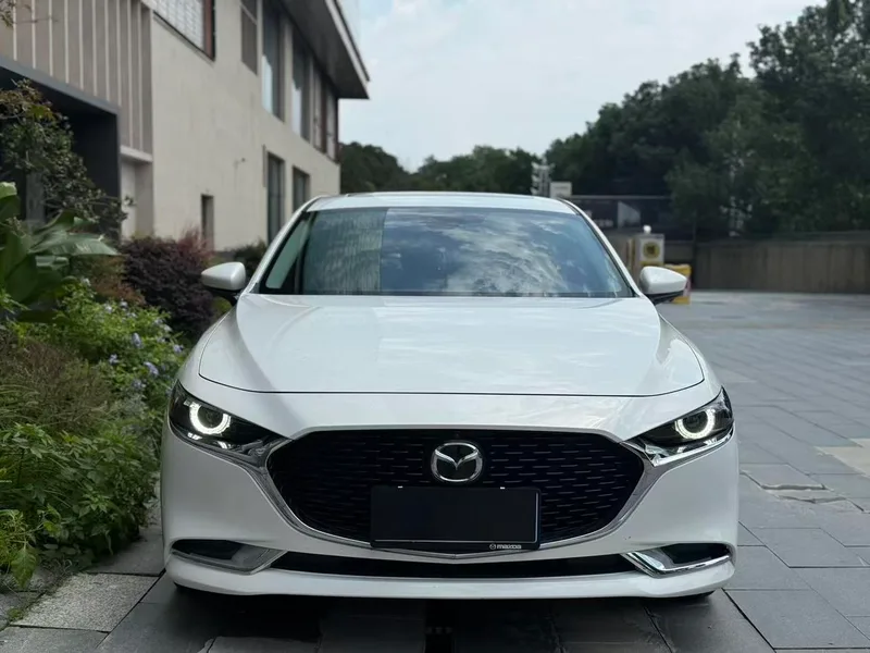 Mazda Mazda3 Axela 2023 2.0L Auto Quality Edition exterior photo 2 Mazda Mazda3 Axela 2023 2.0L Auto Quality Edition exterior photo 2