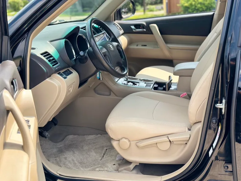Toyota Highlander 2012 3.5L Four-wheel drive 7 Seat Elite Edition exterior photo 7 Toyota Highlander 2012 3.5L Four-wheel drive 7 Seat Elite Edition exterior photo 7