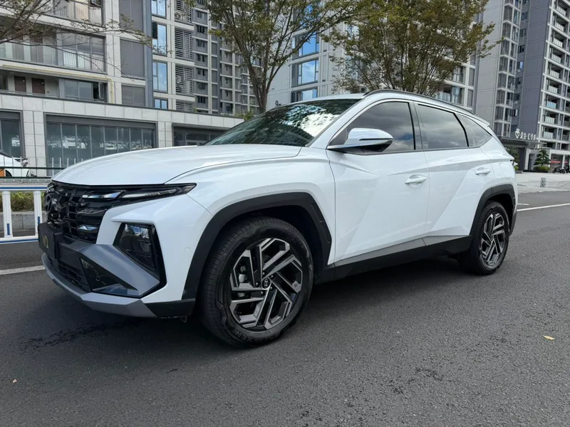 Hyundai Tucson 2025 Tucson L 1.5T TOP Flagship Edition exterior photo 1 Hyundai Tucson 2025 Tucson L 1.5T TOP Flagship Edition exterior photo 1