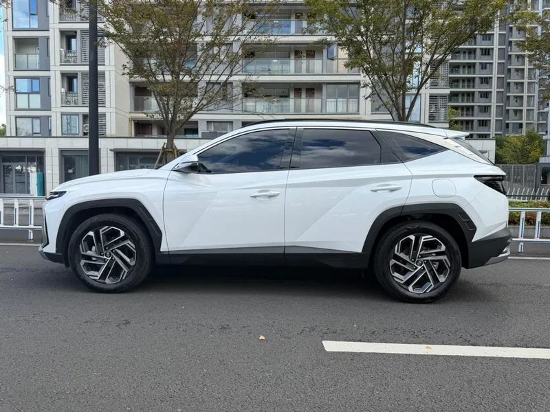 Hyundai Tucson 2025 Tucson L 1.5T TOP Flagship Edition interior photo 18 Hyundai Tucson 2025 Tucson L 1.5T TOP Flagship Edition interior photo 18