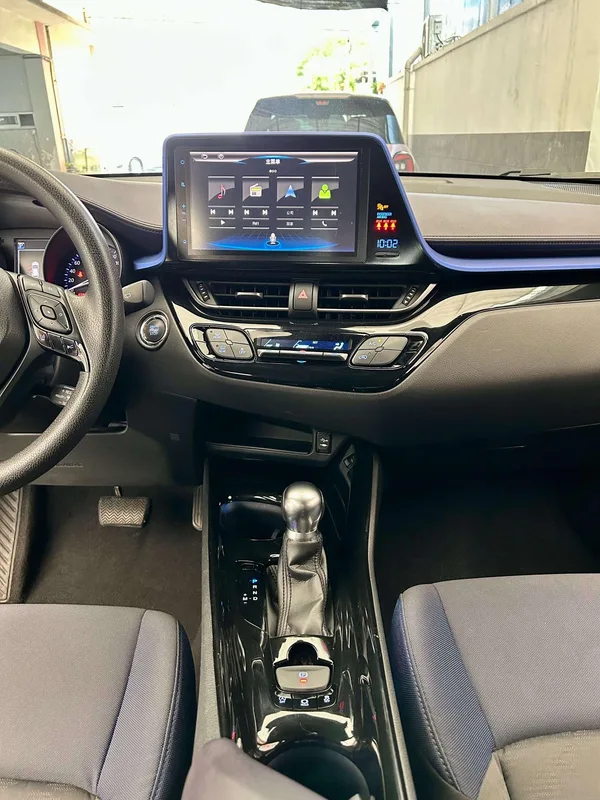 Toyota C-HR 2018 2.0L Leading Edition China V exterior photo 9