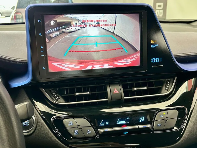 Toyota C-HR 2018 2.0L Leading Edition China V interior photo 11