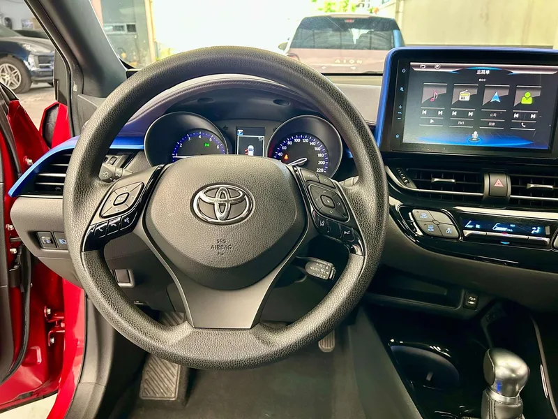 Toyota C-HR 2018 2.0L Leading Edition China V interior photo 12