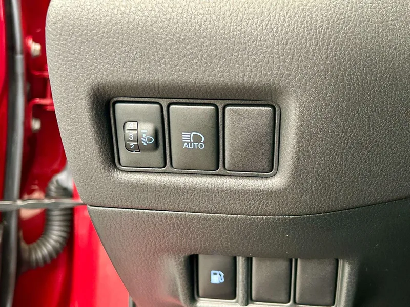 Toyota C-HR 2018 2.0L Leading Edition China V interior photo 15