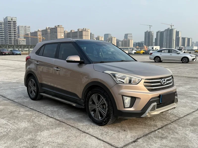 Hyundai ix25 2015 1.6L Tipo inteligente de tracción automática en dos ruedas GLS exterior foto 3 Hyundai ix25 2015 1.6L Tipo inteligente de tracción automática en dos ruedas GLS exterior foto 3
