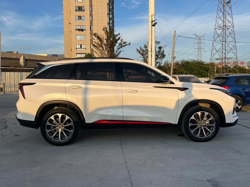 Changan CS75 PLUS 2021 2.0T Automatic pilot type exterior photo 4