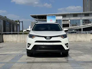 Toyota RAV4 2016 2.0L CVT Versión cómoda con tracción en dos ruedas exterior foto 2 Toyota RAV4 2016 2.0L CVT Versión cómoda con tracción en dos ruedas exterior foto 2