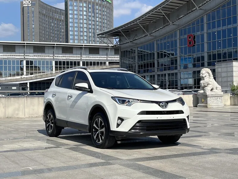 Toyota RAV4 2016 2.0L CVT Versión cómoda con tracción en dos ruedas exterior foto 3 Toyota RAV4 2016 2.0L CVT Versión cómoda con tracción en dos ruedas exterior foto 3