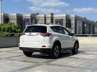 Toyota RAV4 2016 2.0L CVT Versión cómoda con tracción en dos ruedas exterior foto 6 Toyota RAV4 2016 2.0L CVT Versión cómoda con tracción en dos ruedas exterior foto 6