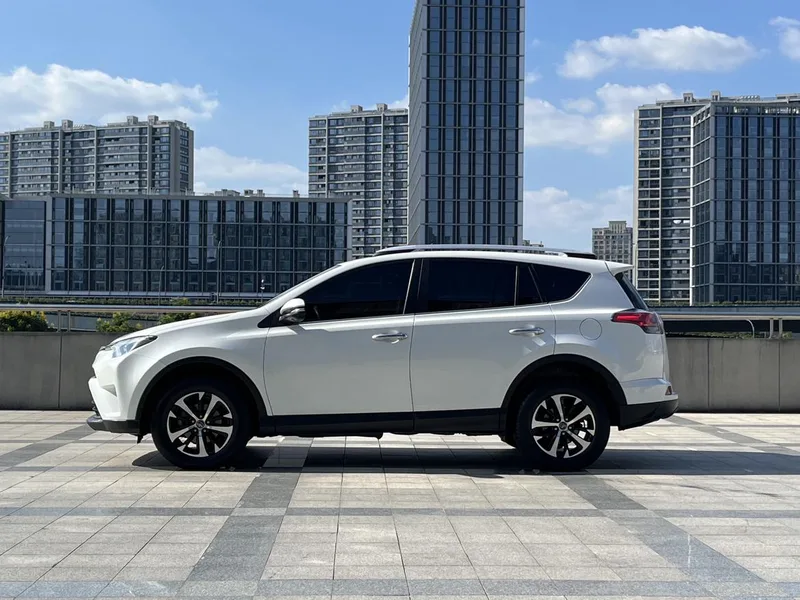 Toyota RAV4 2016 2.0L CVT Versión cómoda con tracción en dos ruedas exterior foto 7 Toyota RAV4 2016 2.0L CVT Versión cómoda con tracción en dos ruedas exterior foto 7