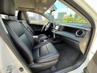 Toyota RAV4 2016 2.0L CVT Versión cómoda con tracción en dos ruedas interior foto 11 Toyota RAV4 2016 2.0L CVT Versión cómoda con tracción en dos ruedas interior foto 11
