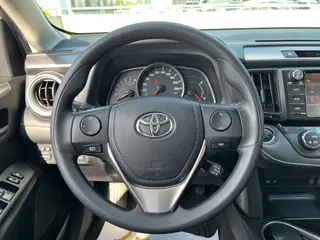Toyota RAV4 2016 2.0L CVT Versión cómoda con tracción en dos ruedas interior foto 12 Toyota RAV4 2016 2.0L CVT Versión cómoda con tracción en dos ruedas interior foto 12