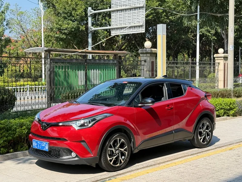 Toyota C-HR 2020 2.0L Leading Edition exterior photo 1 Toyota C-HR 2020 2.0L Leading Edition exterior photo 1