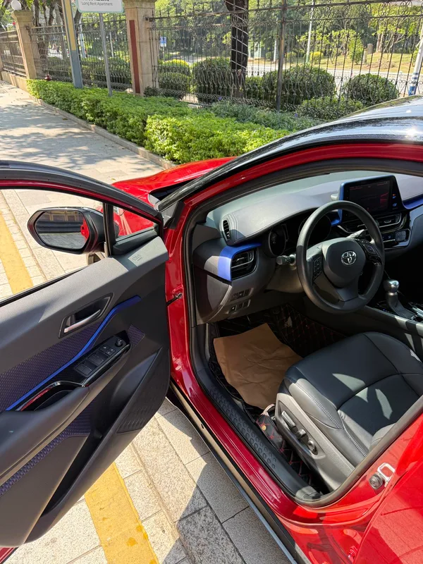 Toyota C-HR 2020 2.0L Leading Edition exterior photo 5 Toyota C-HR 2020 2.0L Leading Edition exterior photo 5