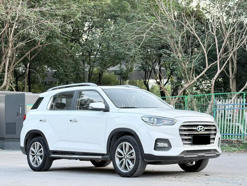 Hyundai ix35 2019 2.0L Automatic two-wheel drive Zhiyong Enjoyment Edition Country VI exterior photo 3 Hyundai ix35 2019 2.0L Automatic two-wheel drive Zhiyong Enjoyment Edition Country VI exterior photo 3