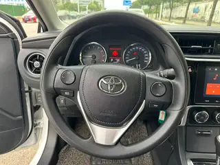 Toyota Corolla 2017 Restyling 1.2T S-CVT GL-i China V interior photo 8 Toyota Corolla 2017 Restyling 1.2T S-CVT GL-i China V interior photo 8