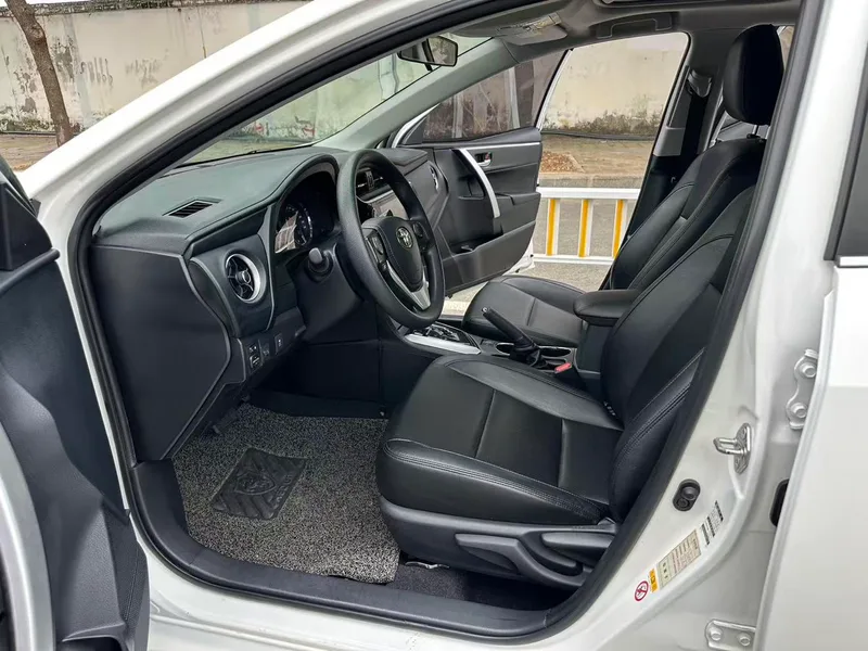 Toyota Corolla 2017 Restyling 1.2T S-CVT GL-i China V interior photo 9 Toyota Corolla 2017 Restyling 1.2T S-CVT GL-i China V interior photo 9