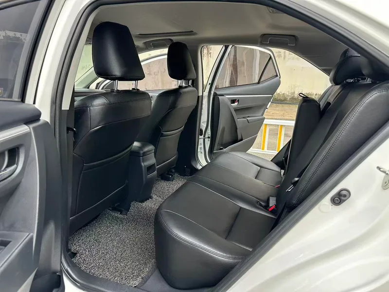 Toyota Corolla 2017 Restyling 1.2T S-CVT GL-i China V interior photo 10 Toyota Corolla 2017 Restyling 1.2T S-CVT GL-i China V interior photo 10