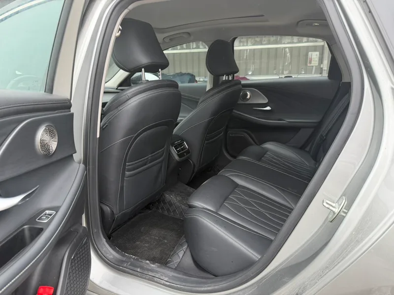 Chery Arrizo 8 2024 1.6TGDI DCT Sabio interior foto 10 Chery Arrizo 8 2024 1.6TGDI DCT Sabio interior foto 10