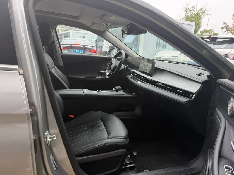 Chery Arrizo 8 2024 1.6TGDI DCT Sabio interior foto 12 Chery Arrizo 8 2024 1.6TGDI DCT Sabio interior foto 12