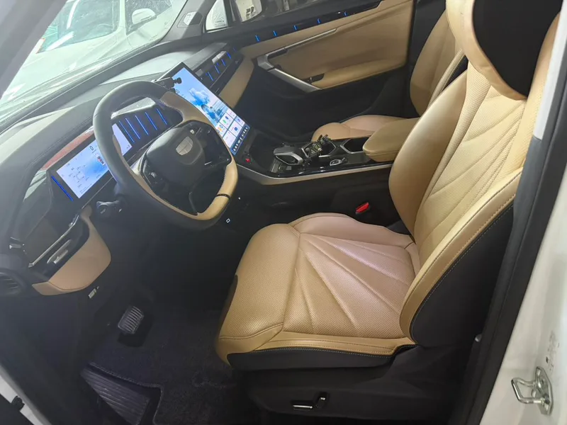 Geely Boyue L 2023 1.5TD DCT Премиальная комплектация интерьер фото 8