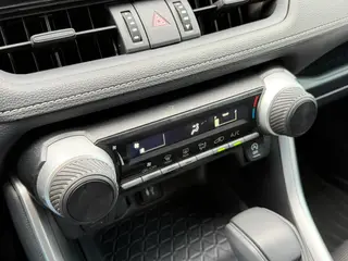 Toyota RAV4 2020 2.0L CVT Two-wheel drive urban version interior photo 11