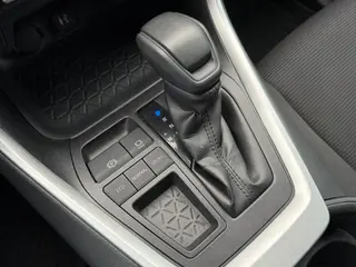 Toyota RAV4 2020 2.0L CVT Two-wheel drive urban version interior photo 12