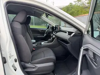 Toyota RAV4 2020 2.0L CVT Two-wheel drive urban version interior photo 15