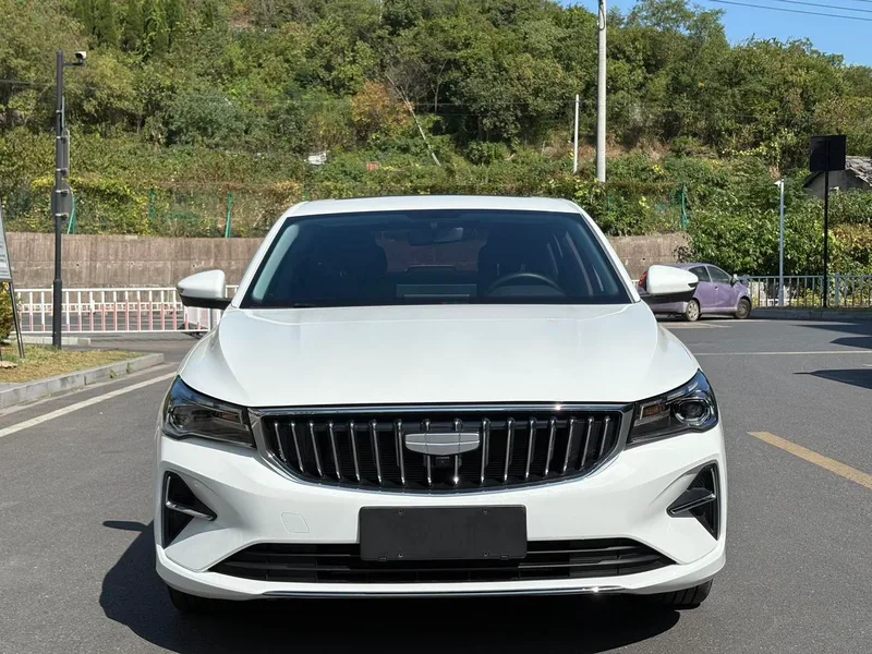 Geely Emgrand 2026 400 Wan Memorial 1.5L CVT Tipo de sobrevuelo exterior foto 2