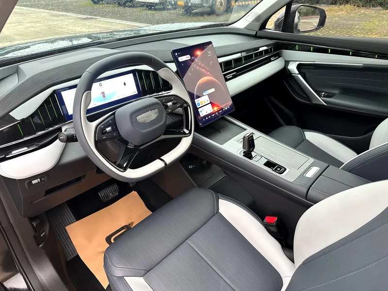 Geely Boyue L 2024 1.5TD DCT Versión de lujo interior foto 16 Geely Boyue L 2024 1.5TD DCT Versión de lujo interior foto 16