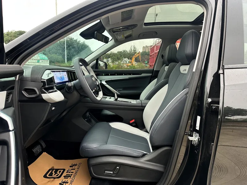Geely Boyue L 2024 1.5TD DCT Versión de lujo interior foto 17 Geely Boyue L 2024 1.5TD DCT Versión de lujo interior foto 17