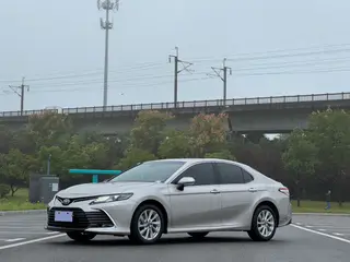 Toyota Camry 2021 2.0G Роскошная версия