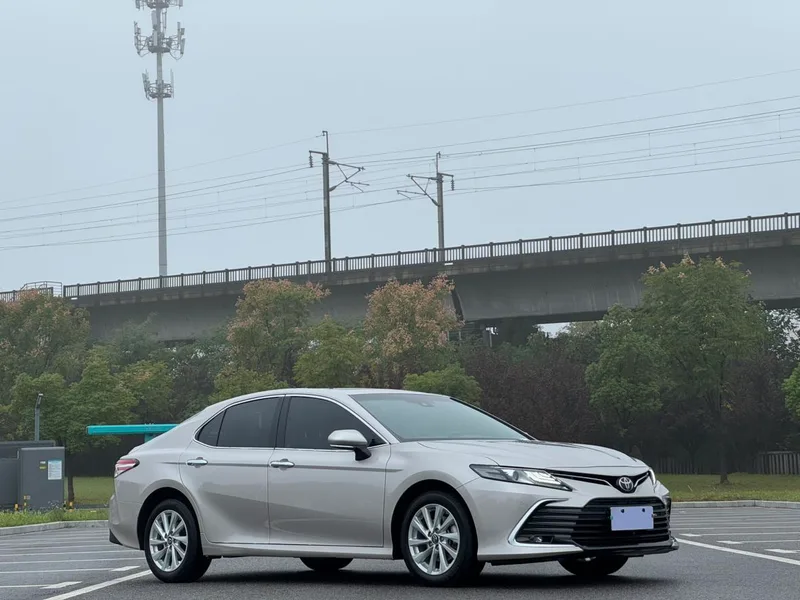 Toyota Camry 2021 2.0G Luxury Edition exterior photo 3