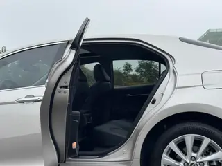 Toyota Camry 2021 2.0G Luxury Edition interior photo 13