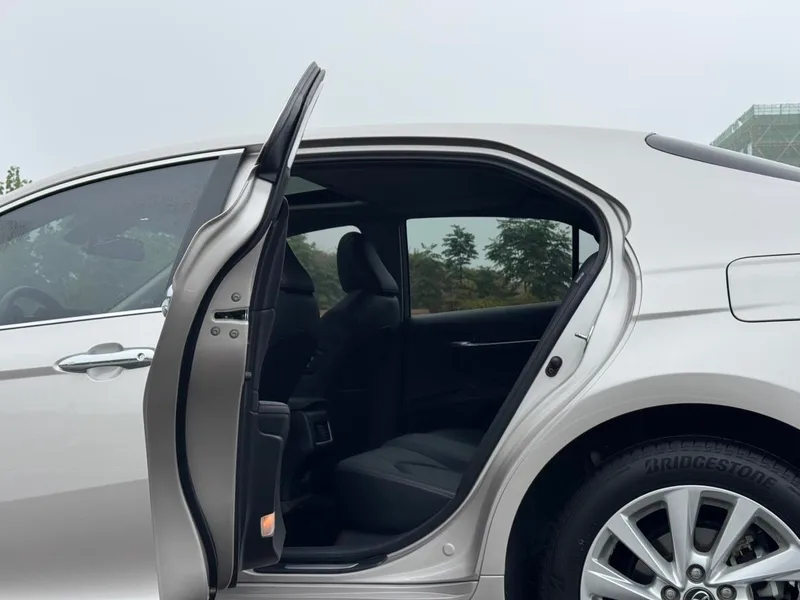 Toyota Camry 2021 2.0G Luxury Edition interior photo 13