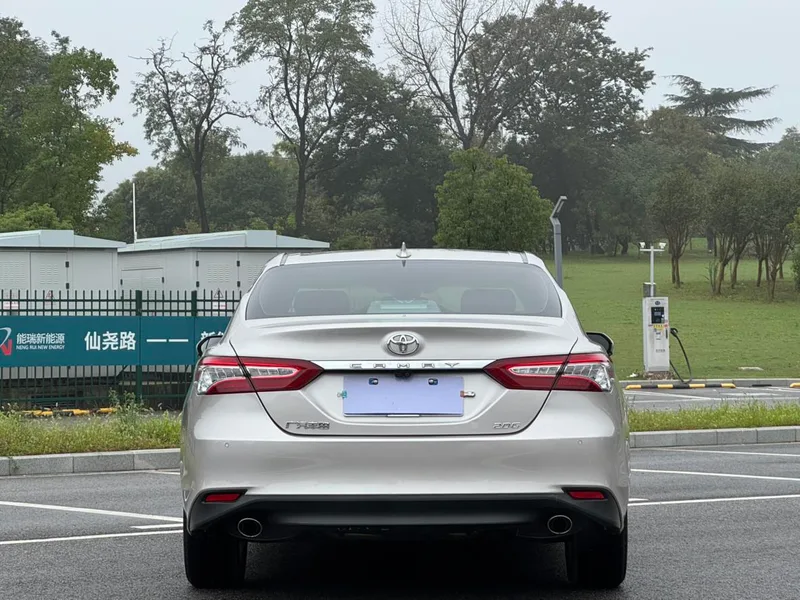 Toyota Camry 2021 2.0G Luxury Edition interior photo 18