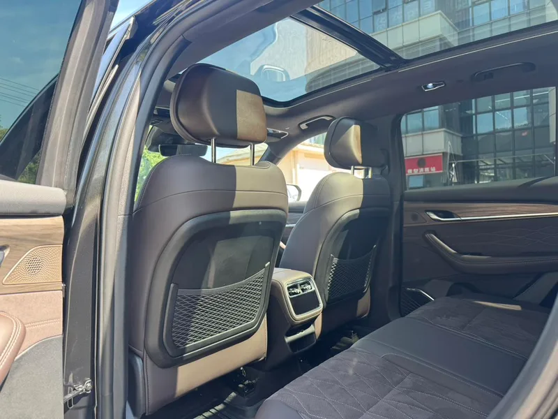 Geely Monjaro 2026 2.0TD High-power automatic two-wheel drive oriental obsidian version interior photo 15