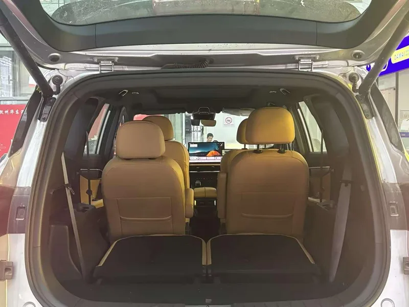 Geely Okavango L 2026 2.0TD DCT Happy and fulfilling 6 seat exterior photo 2 Geely Okavango L 2026 2.0TD DCT Happy and fulfilling 6 seat exterior photo 2