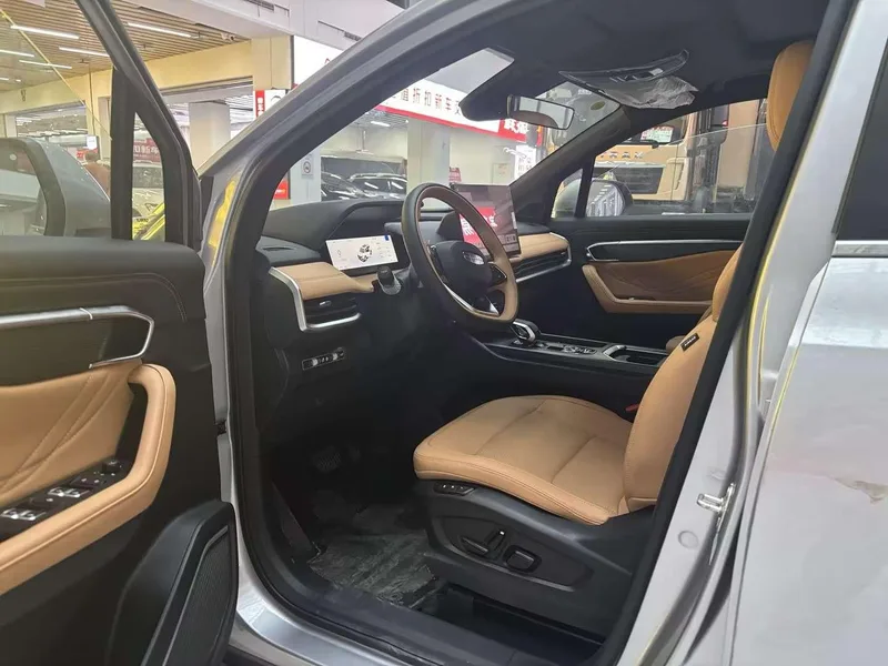 Geely Okavango L 2026 2.0TD DCT Happy and fulfilling 6 seat exterior photo 4 Geely Okavango L 2026 2.0TD DCT Happy and fulfilling 6 seat exterior photo 4