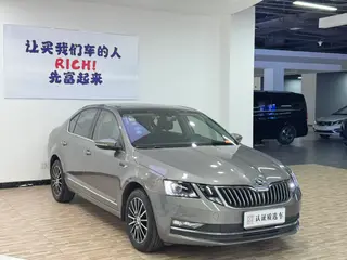 Skoda Octavia 2019 TSI230 DSG Zhixing Deluxe Edition China V exterior photo 4 Skoda Octavia 2019 TSI230 DSG Zhixing Deluxe Edition China V exterior photo 4