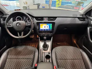 Skoda Octavia 2019 TSI230 DSG Zhixing Deluxe Edition China V interior photo 13 Skoda Octavia 2019 TSI230 DSG Zhixing Deluxe Edition China V interior photo 13