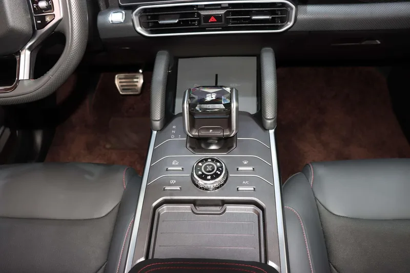 Jetour T2 2023 2.0TD Four-wheel drive Time travel PRO interior photo 15 Jetour T2 2023 2.0TD Four-wheel drive Time travel PRO interior photo 15