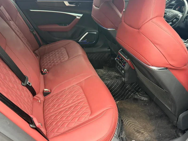 Audi A7L 2023 55 TFSI quattro S-line Edición Black Samurai interior foto 7
