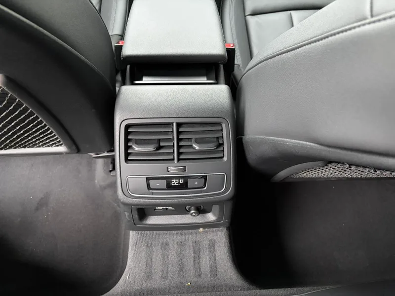 Audi A4 2023 Avant 40 TFSI Fashion dynamic type interior photo 13 Audi A4 2023 Avant 40 TFSI Fashion dynamic type interior photo 13