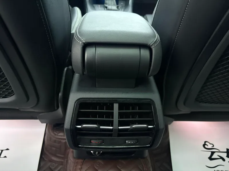 Audi Q3 2024 35 TFSI Fashion dynamic type interior photo 14 Audi Q3 2024 35 TFSI Fashion dynamic type interior photo 14