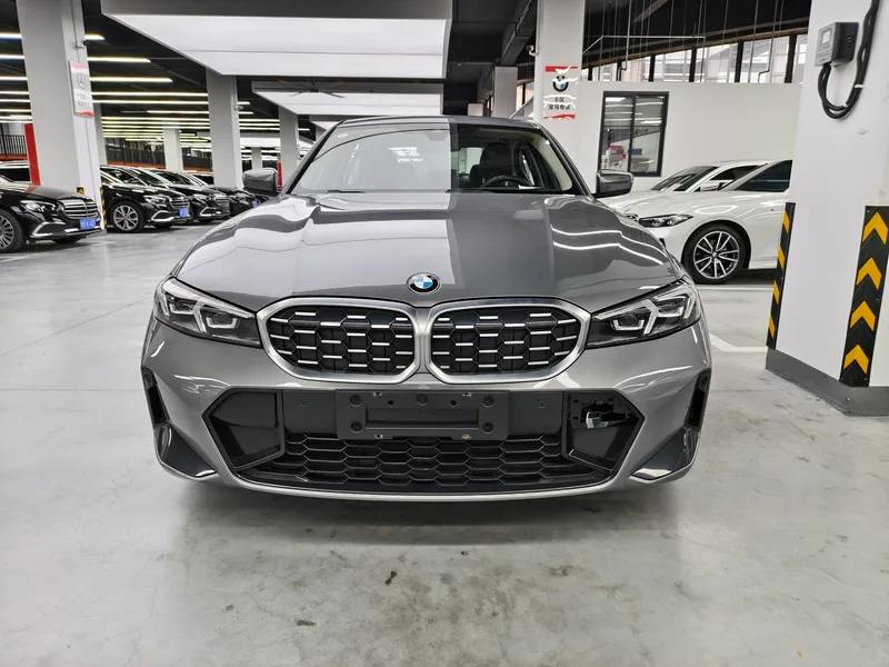 BMW 3 Series 2023 325Li M Conjunto deportivo exterior foto 2 BMW 3 Series 2023 325Li M Conjunto deportivo exterior foto 2