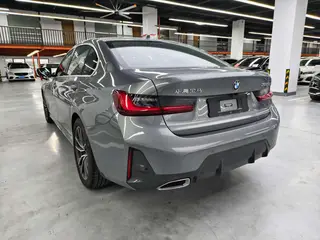 BMW 3 Series 2023 325Li M Conjunto deportivo interior foto 10 BMW 3 Series 2023 325Li M Conjunto deportivo interior foto 10