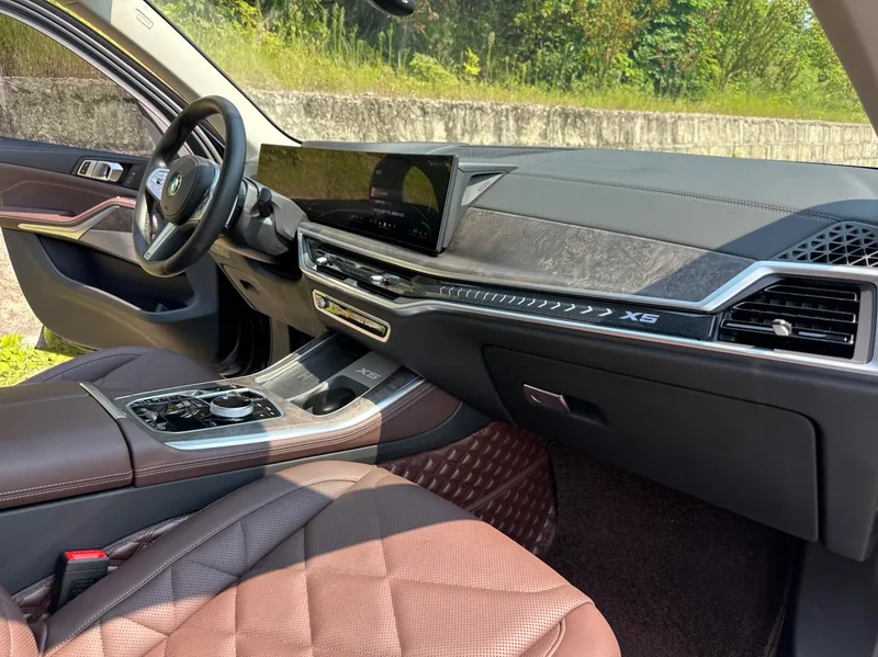 BMW X5 2023 xDrive30Li M Conjunto deportivo interior foto 11 BMW X5 2023 xDrive30Li M Conjunto deportivo interior foto 11