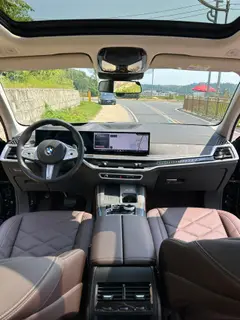 BMW X5 2023 xDrive30Li M Conjunto deportivo interior foto 16 BMW X5 2023 xDrive30Li M Conjunto deportivo interior foto 16