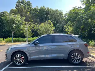Audi Q5L 2025 quattro 45 Anniversary Collector’s Edition 40TFSI Deluxe Dynamic exterior photo 4 Audi Q5L 2025 quattro 45 Anniversary Collector’s Edition 40TFSI Deluxe Dynamic exterior photo 4